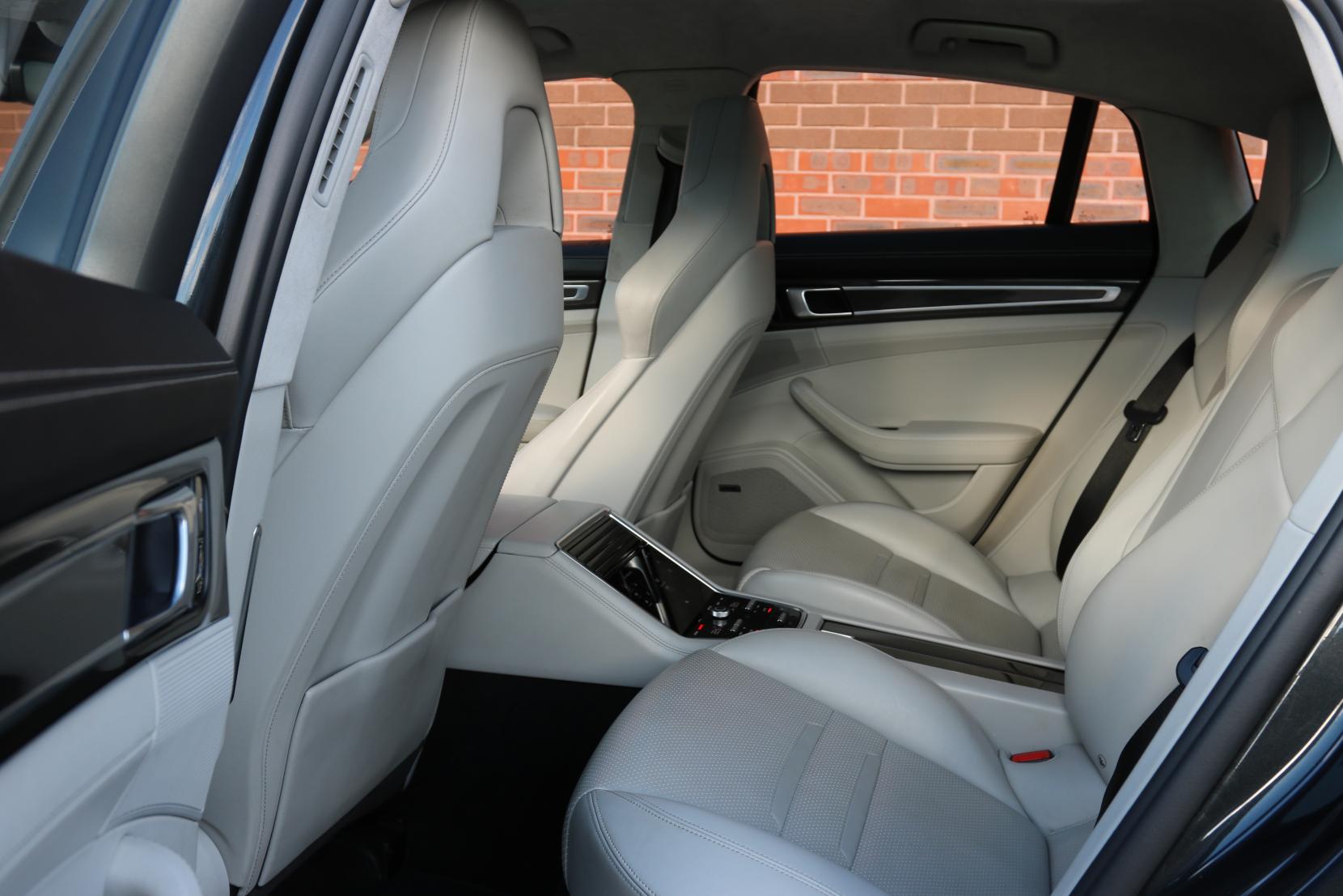 Porsche Panamera 4.0T V8 Turbo Saloon 5dr Petrol PDK 4WD Euro 6 (s/s) (550 ps)