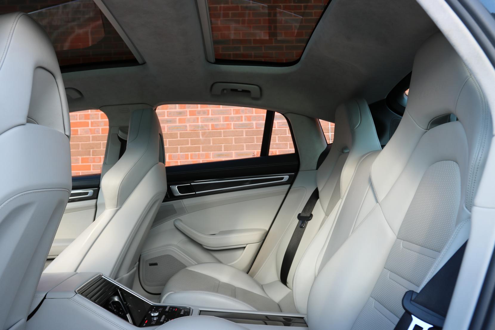 Porsche Panamera 4.0T V8 Turbo Saloon 5dr Petrol PDK 4WD Euro 6 (s/s) (550 ps)