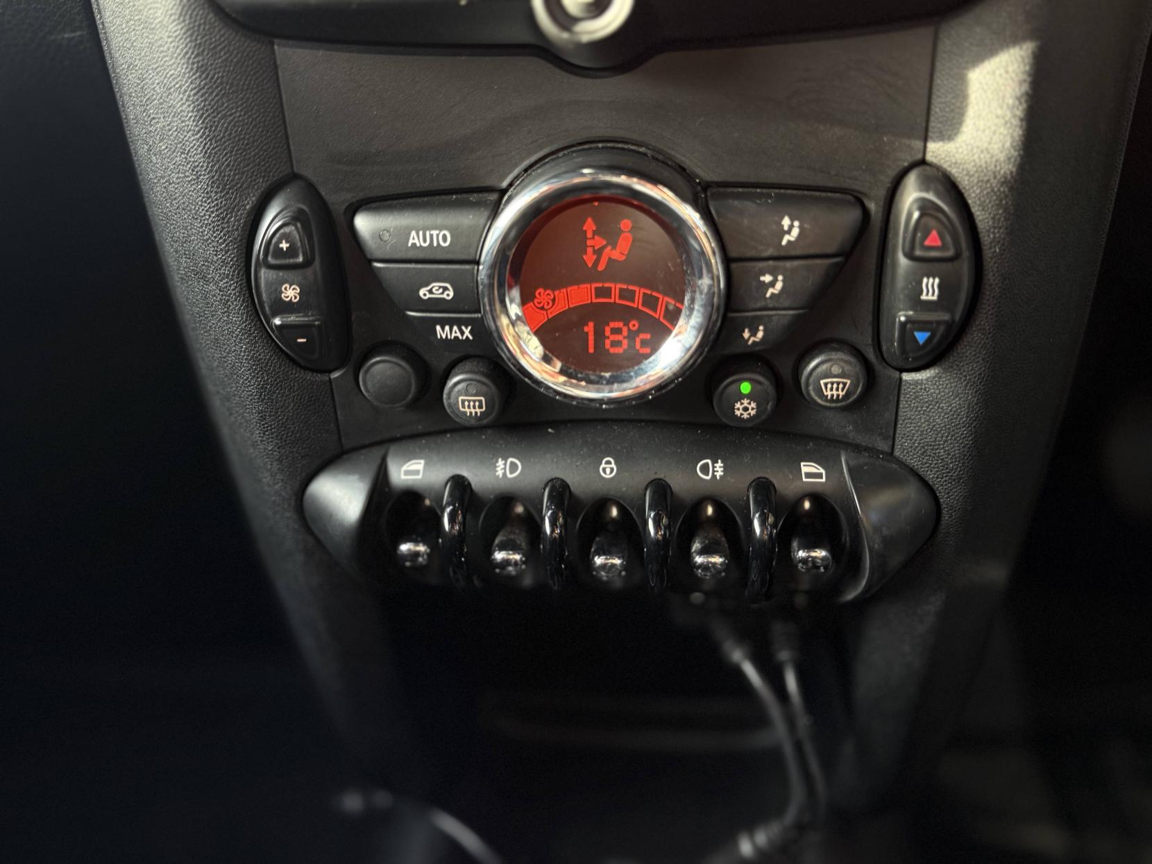 MINI Coupe 1.6 Cooper Coupe 2dr Petrol Manual Euro 5 (s/s) (122 ps)