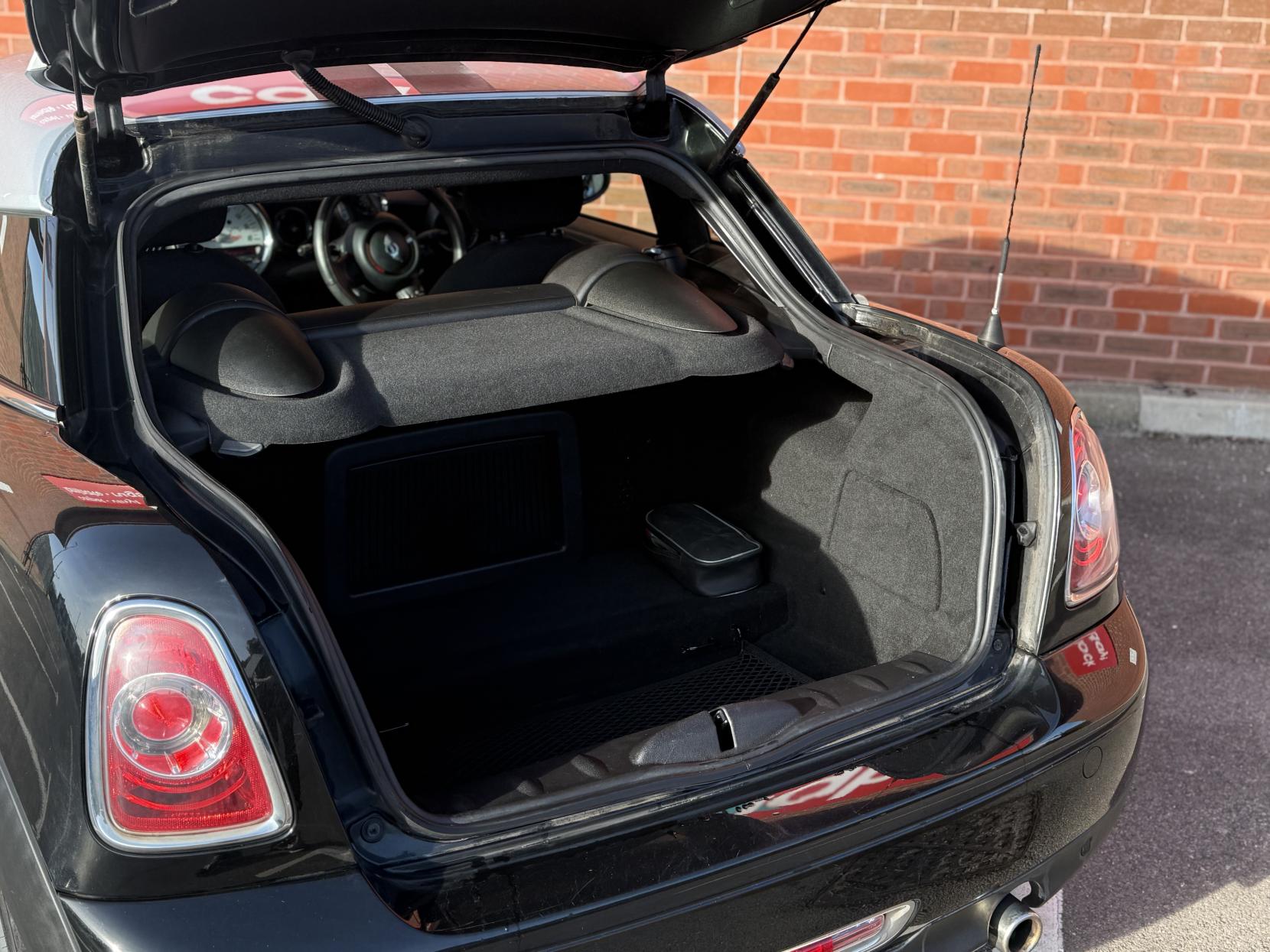 MINI Coupe 1.6 Cooper Coupe 2dr Petrol Manual Euro 5 (s/s) (122 ps)