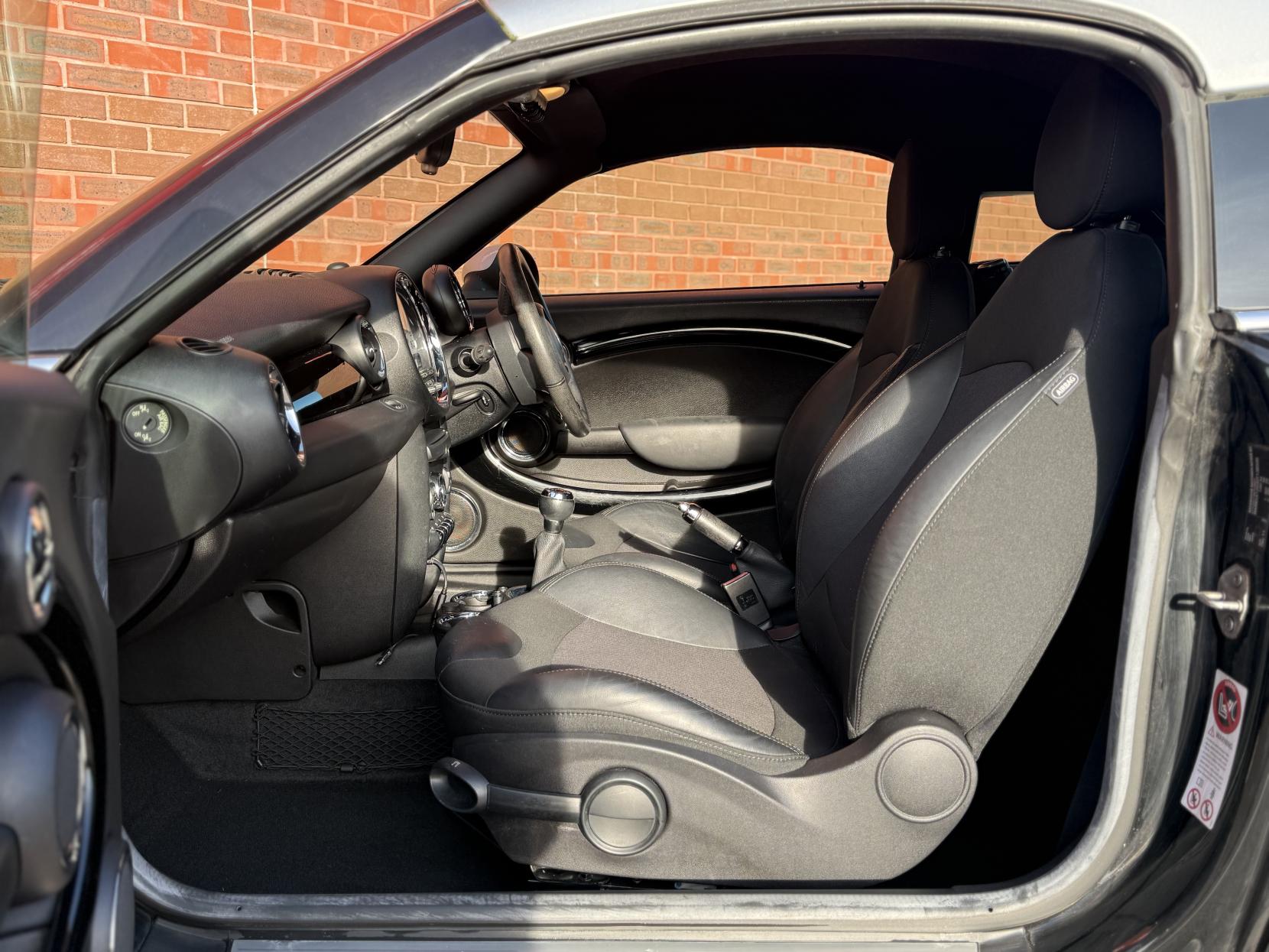 MINI Coupe 1.6 Cooper Coupe 2dr Petrol Manual Euro 5 (s/s) (122 ps)