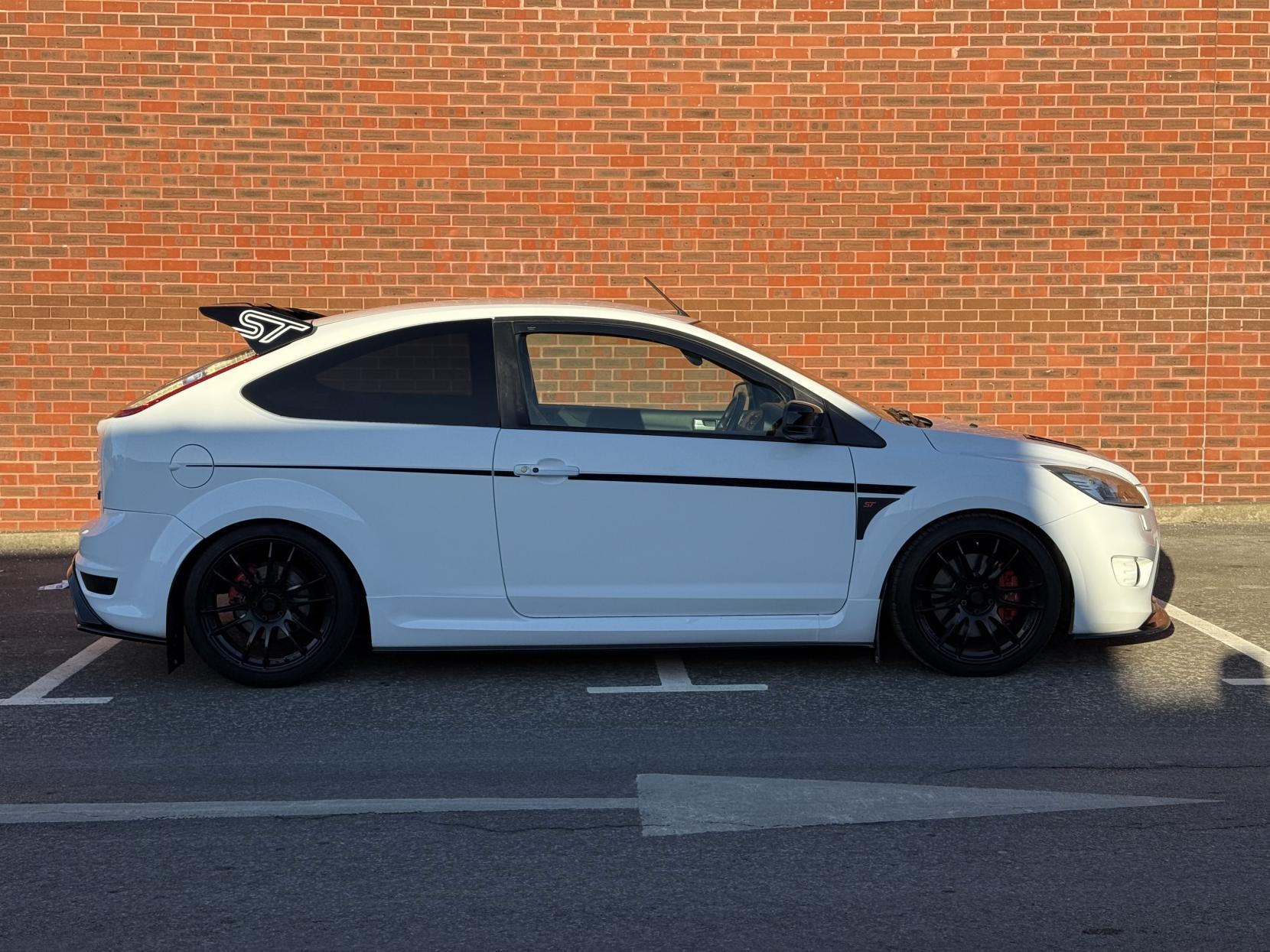 Ford Focus 2.5 SIV ST-3 Hatchback 3dr Petrol Manual (224 g/km, 221 bhp)