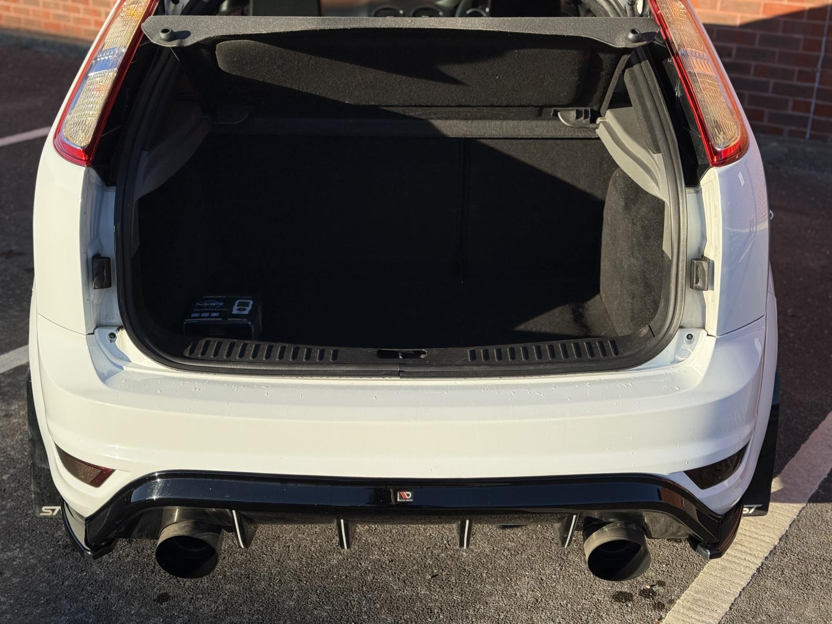 Ford Focus 2.5 SIV ST-3 Hatchback 3dr Petrol Manual (224 g/km, 221 bhp)