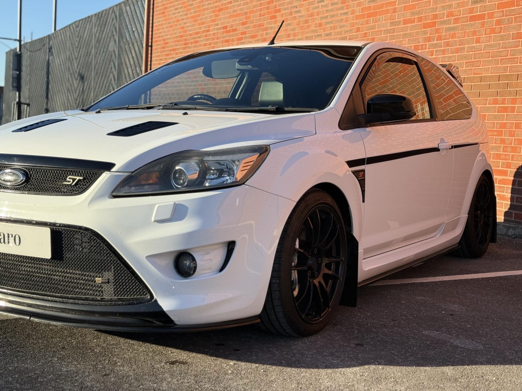 Ford Focus 2.5 SIV ST-3 Hatchback 3dr Petrol Manual (224 g/km, 221 bhp)