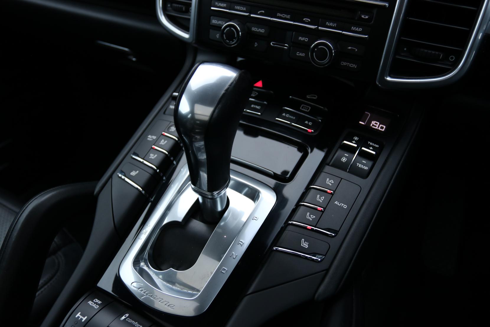 Porsche Cayenne 3.0 TD V6 SUV 5dr Diesel TiptronicS 4WD Euro 6 (s/s) (262 ps)