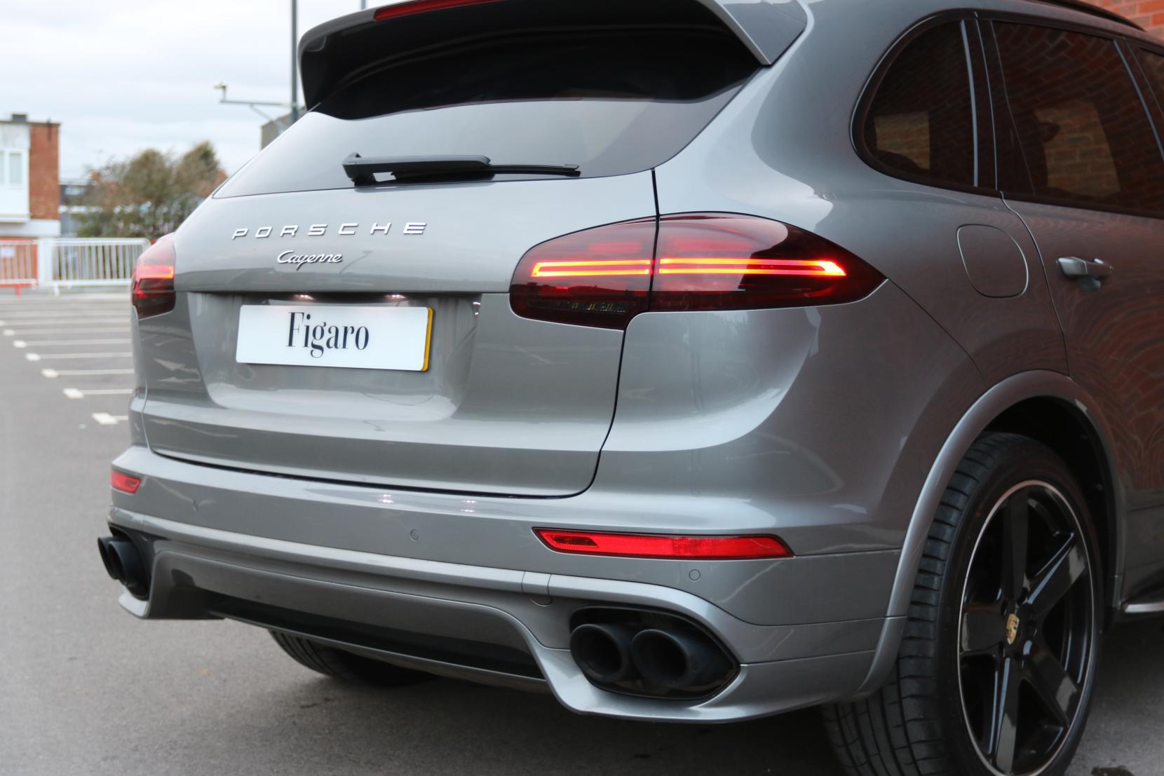 Porsche Cayenne 3.0 TD V6 SUV 5dr Diesel TiptronicS 4WD Euro 6 (s/s) (262 ps)