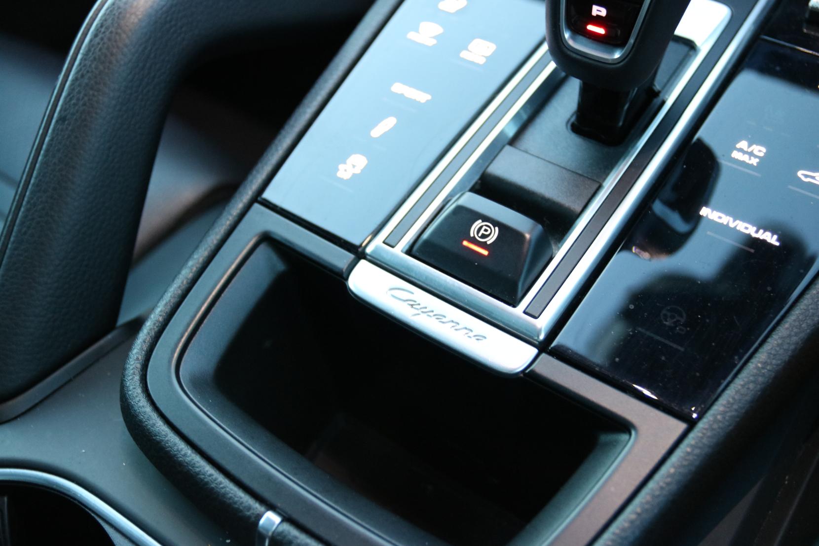 Porsche Cayenne 3.0T V6 SUV 5dr Petrol TiptronicS 4WD Euro 6 (s/s) (340 ps)