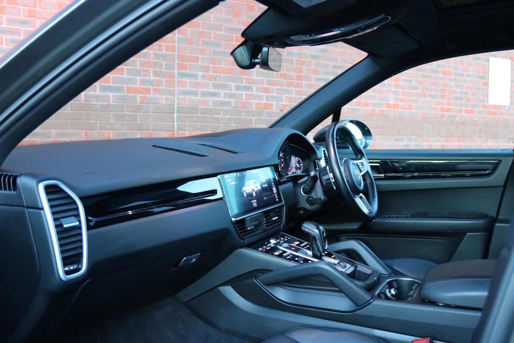 Porsche Cayenne 3.0T V6 SUV 5dr Petrol TiptronicS 4WD Euro 6 (s/s) (340 ps)