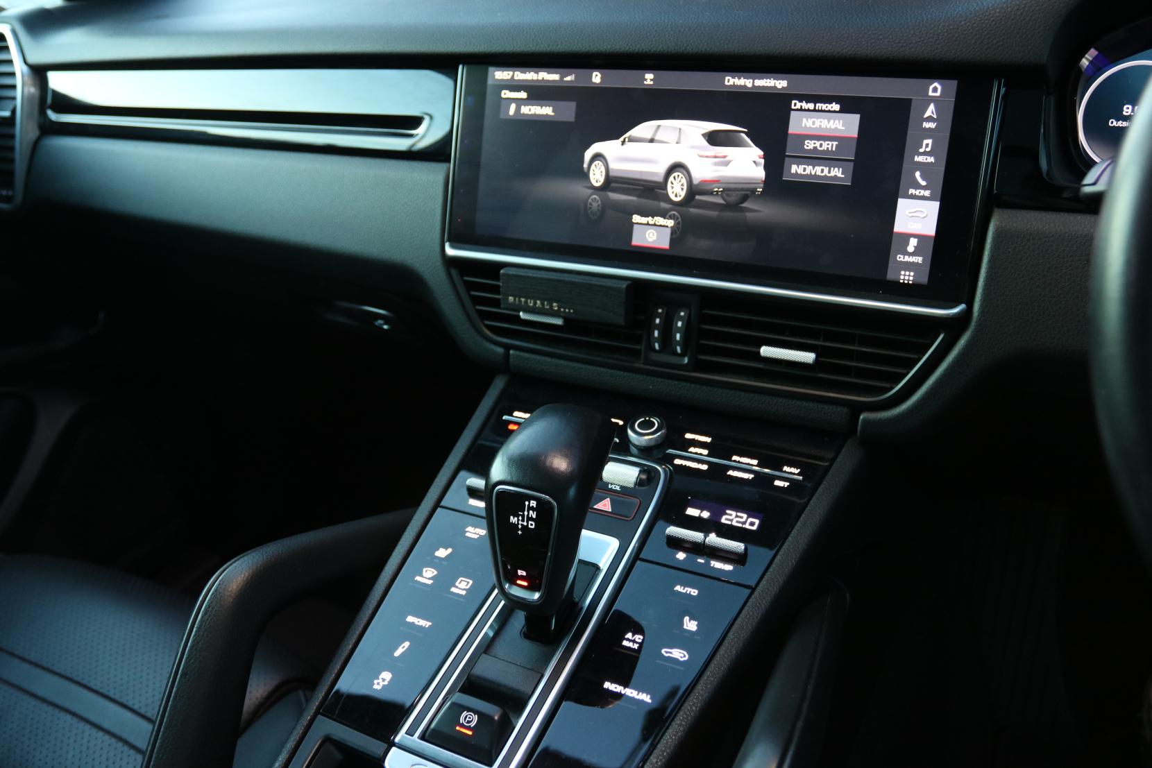 Porsche Cayenne 3.0T V6 SUV 5dr Petrol TiptronicS 4WD Euro 6 (s/s) (340 ps)