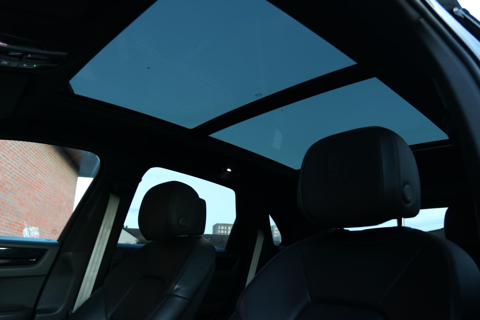 Porsche Cayenne 3.0T V6 SUV 5dr Petrol TiptronicS 4WD Euro 6 (s/s) (340 ps)