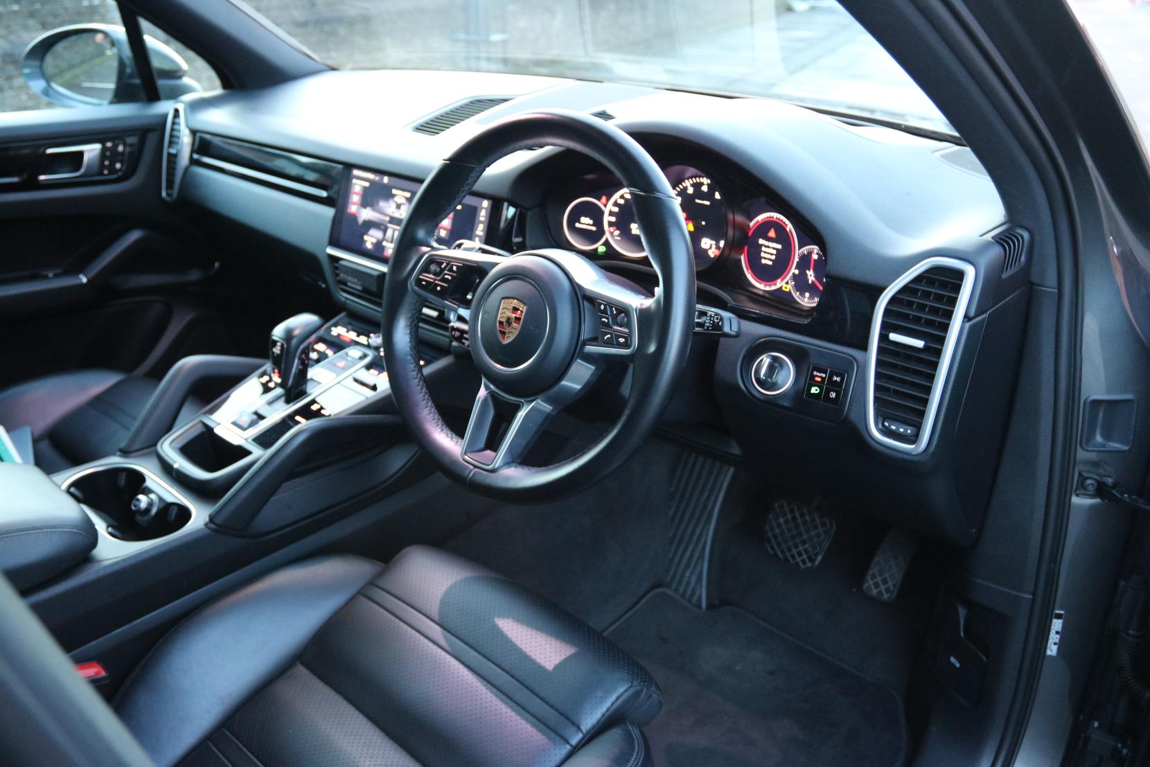 Porsche Cayenne 3.0T V6 SUV 5dr Petrol TiptronicS 4WD Euro 6 (s/s) (340 ps)