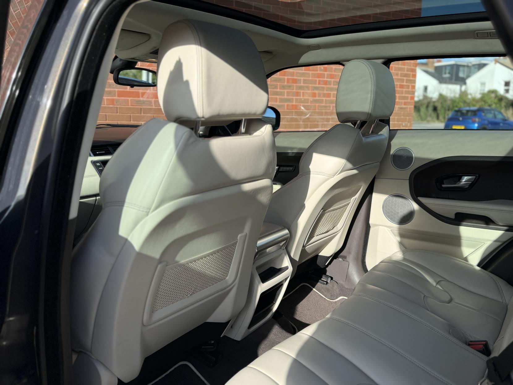 Land Rover Range Rover Evoque 2.2 SD4 Prestige SUV 5dr Diesel Manual 4WD Euro 5 (s/s) (190 ps)