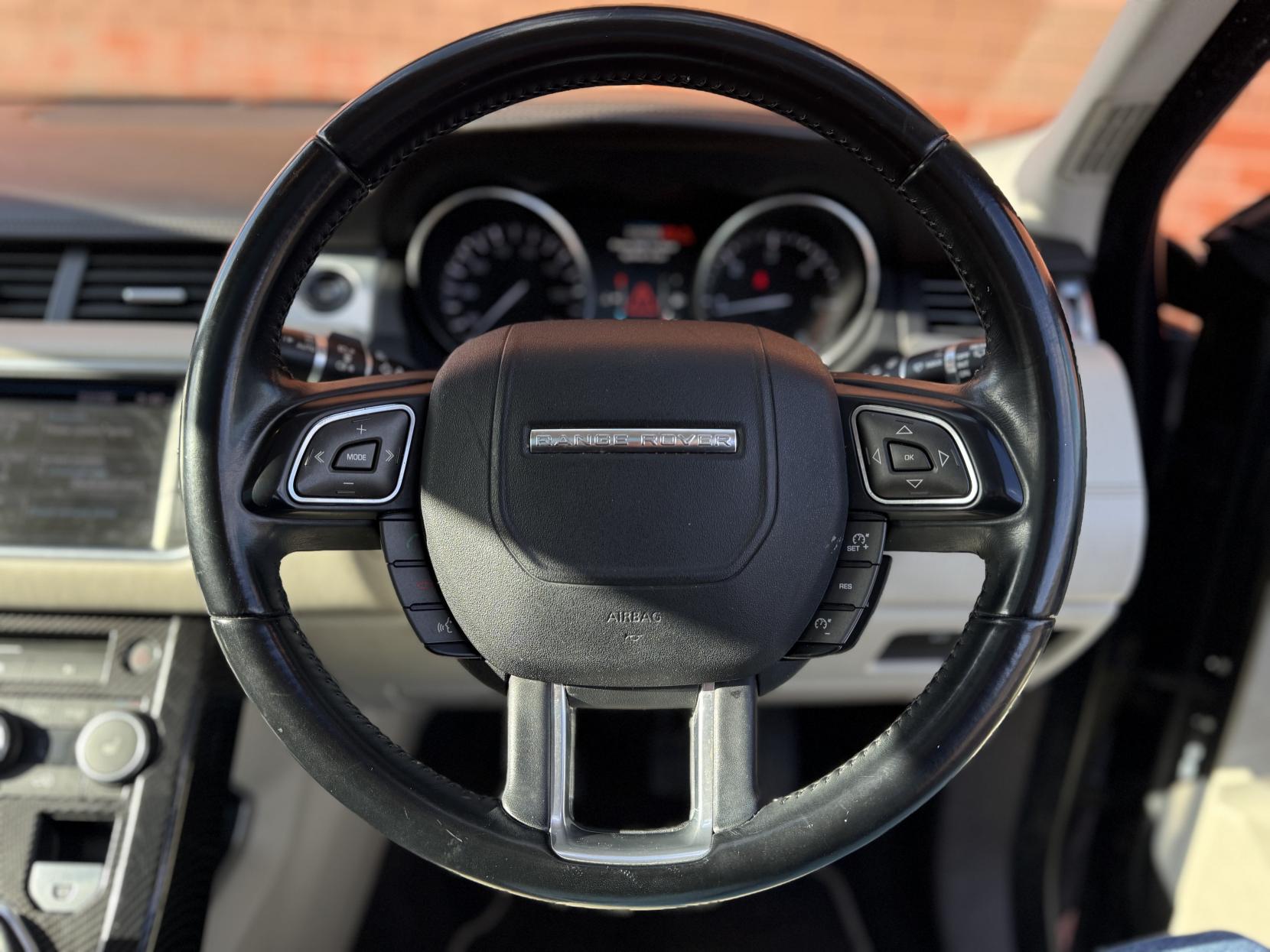 Land Rover Range Rover Evoque 2.2 SD4 Prestige SUV 5dr Diesel Manual 4WD Euro 5 (s/s) (190 ps)