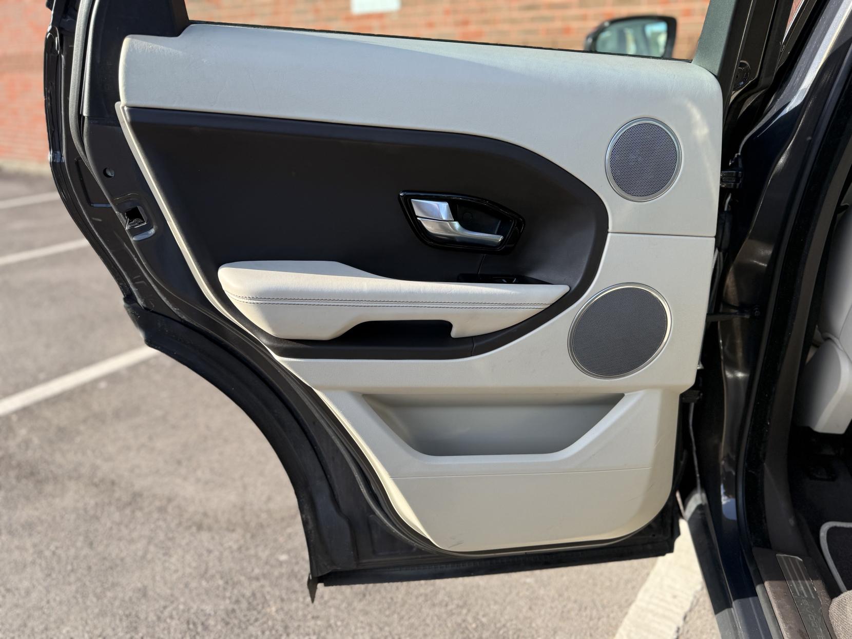 Land Rover Range Rover Evoque 2.2 SD4 Prestige SUV 5dr Diesel Manual 4WD Euro 5 (s/s) (190 ps)