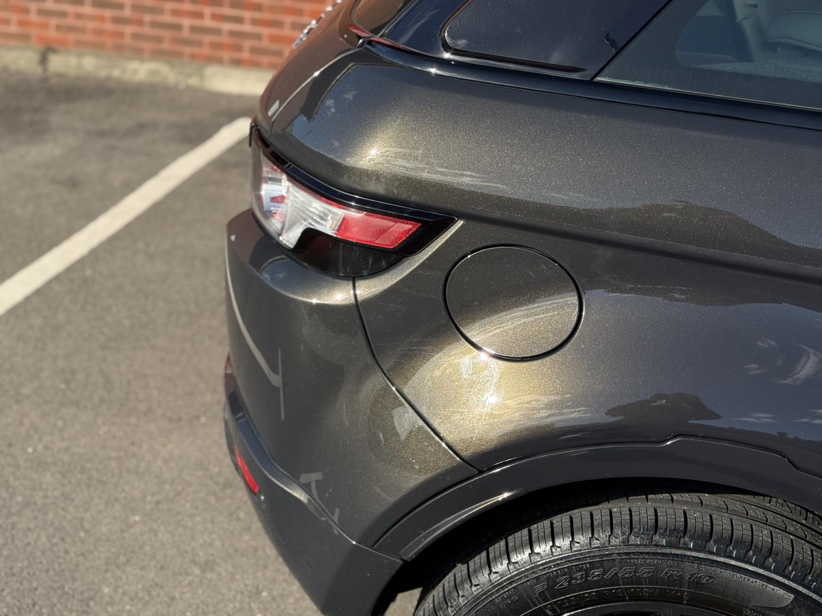 Land Rover Range Rover Evoque 2.2 SD4 Prestige SUV 5dr Diesel Manual 4WD Euro 5 (s/s) (190 ps)