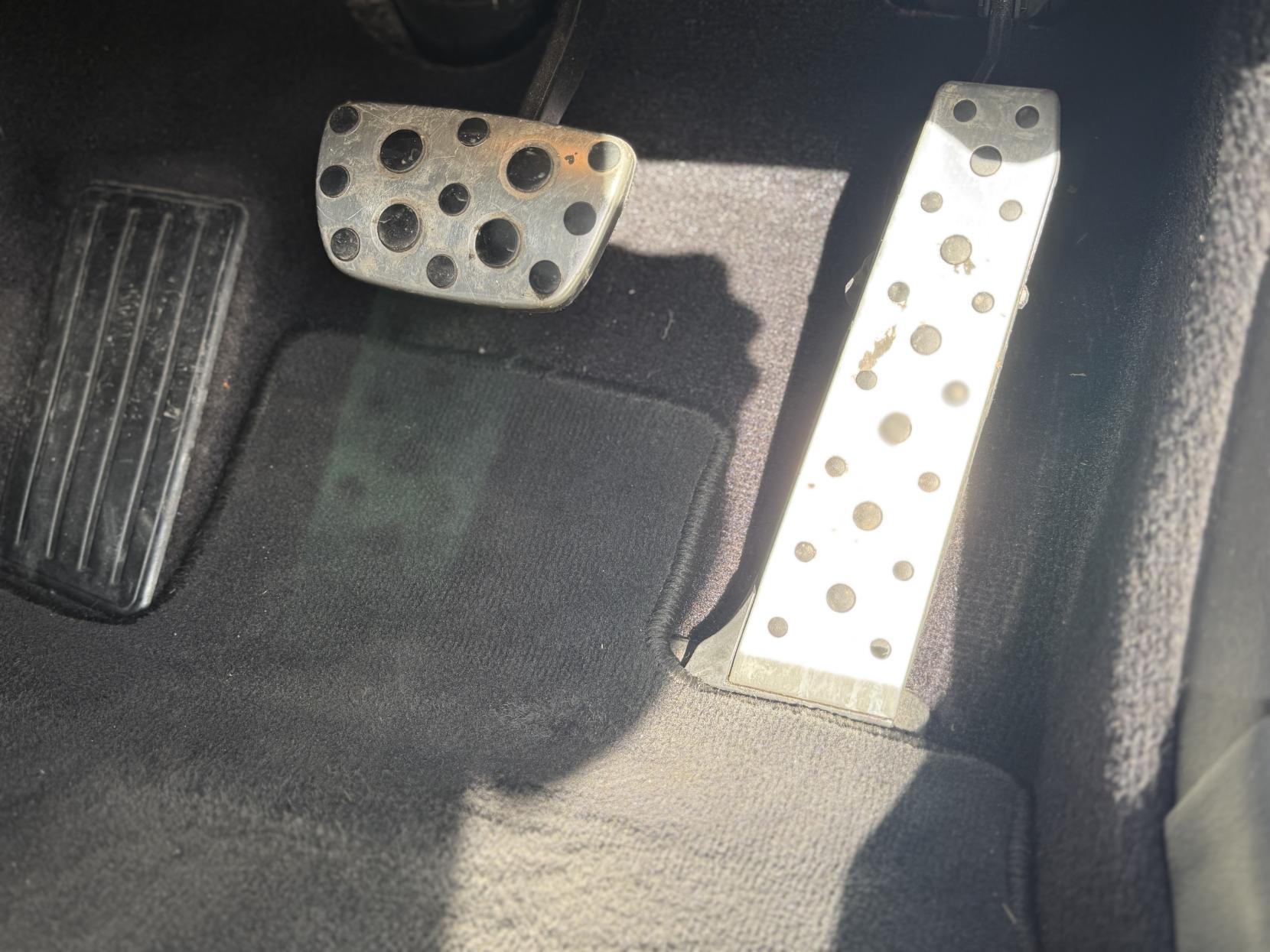 Lexus IS 2.5 300h F Sport Saloon 4dr Petrol Hybrid E-CVT Euro 5 (s/s) (223 ps)