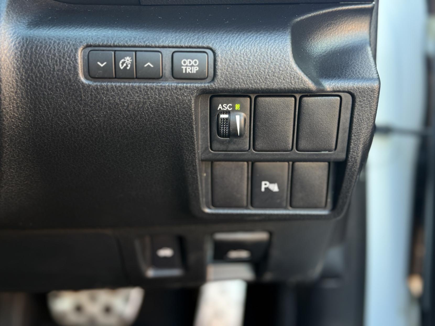 Lexus IS 2.5 300h F Sport Saloon 4dr Petrol Hybrid E-CVT Euro 5 (s/s) (223 ps)