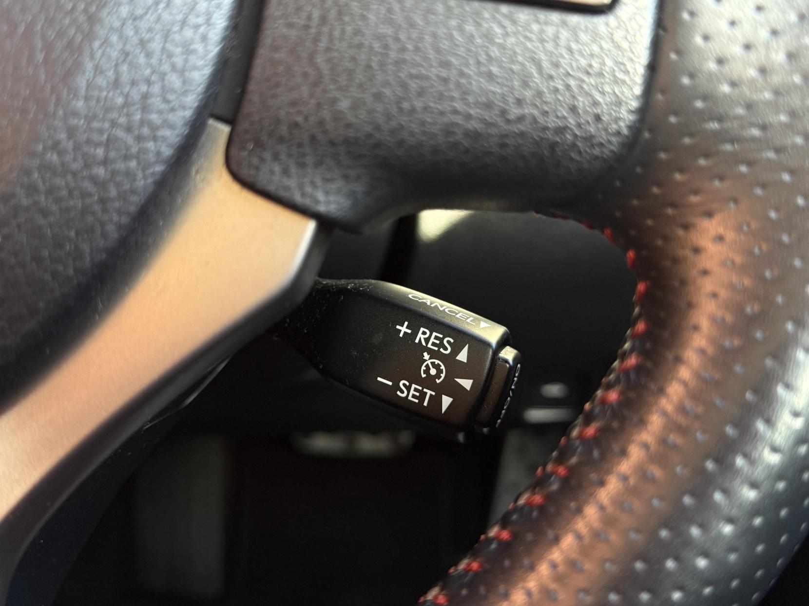 Lexus IS 2.5 300h F Sport Saloon 4dr Petrol Hybrid E-CVT Euro 5 (s/s) (223 ps)