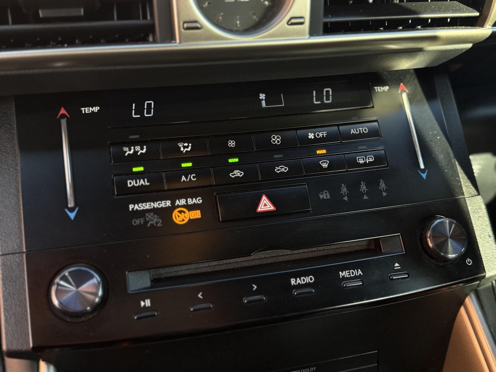 Lexus IS 2.5 300h F Sport Saloon 4dr Petrol Hybrid E-CVT Euro 5 (s/s) (223 ps)