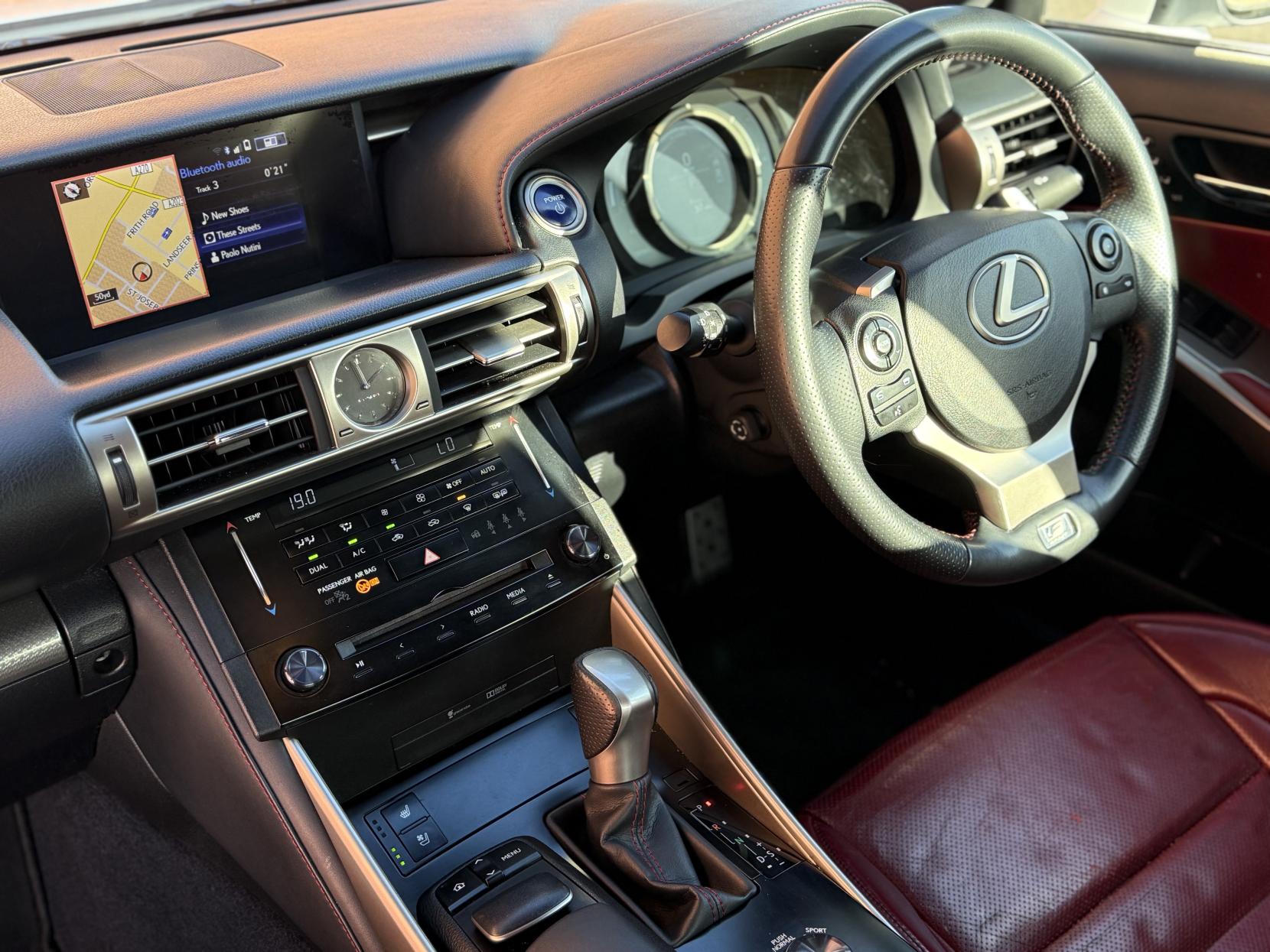 Lexus IS 2.5 300h F Sport Saloon 4dr Petrol Hybrid E-CVT Euro 5 (s/s) (223 ps)