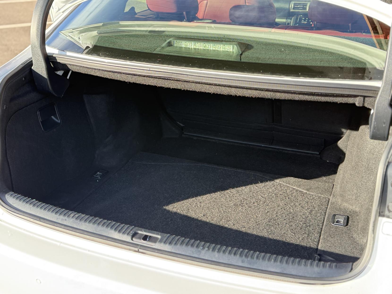 Lexus IS 2.5 300h F Sport Saloon 4dr Petrol Hybrid E-CVT Euro 5 (s/s) (223 ps)