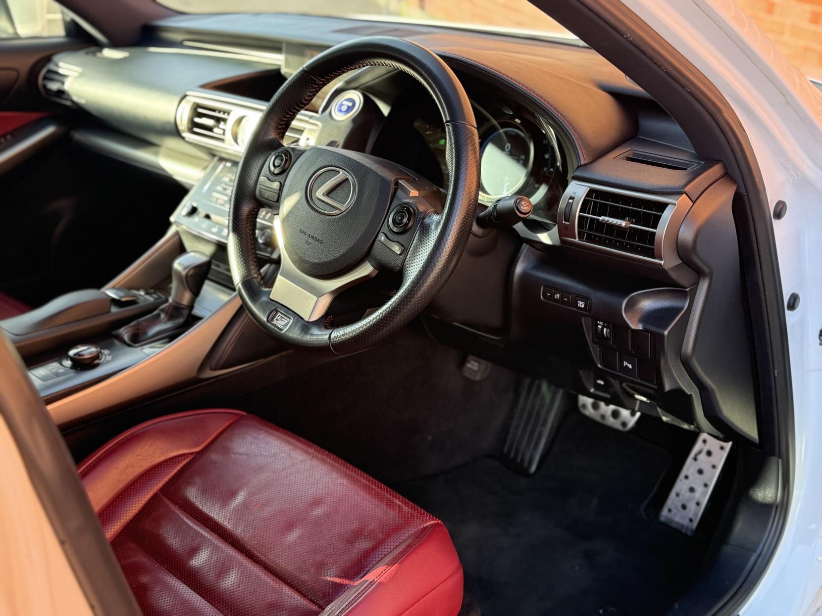 Lexus IS 2.5 300h F Sport Saloon 4dr Petrol Hybrid E-CVT Euro 5 (s/s) (223 ps)