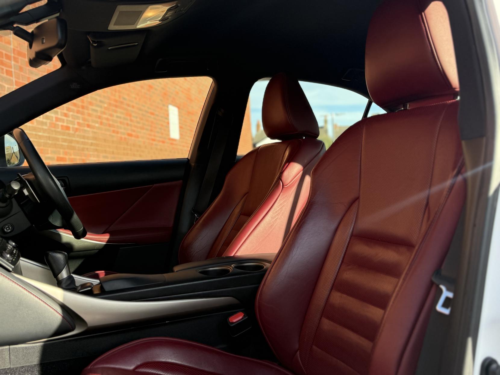 Lexus IS 2.5 300h F Sport Saloon 4dr Petrol Hybrid E-CVT Euro 5 (s/s) (223 ps)