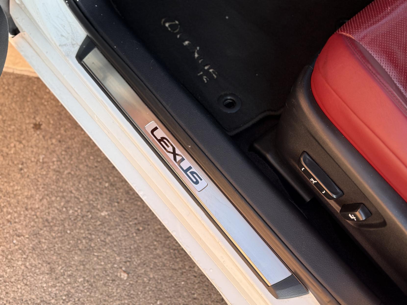 Lexus IS 2.5 300h F Sport Saloon 4dr Petrol Hybrid E-CVT Euro 5 (s/s) (223 ps)