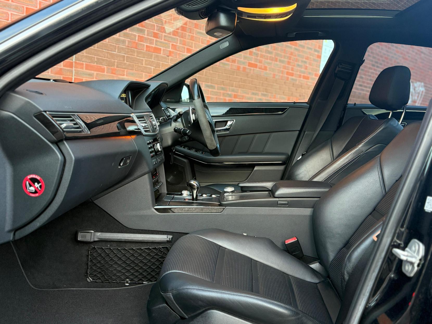 Mercedes-Benz E Class 6.2 E63 V8 AMG Saloon 4dr Petrol G-Tronic Euro 5 (525 ps)